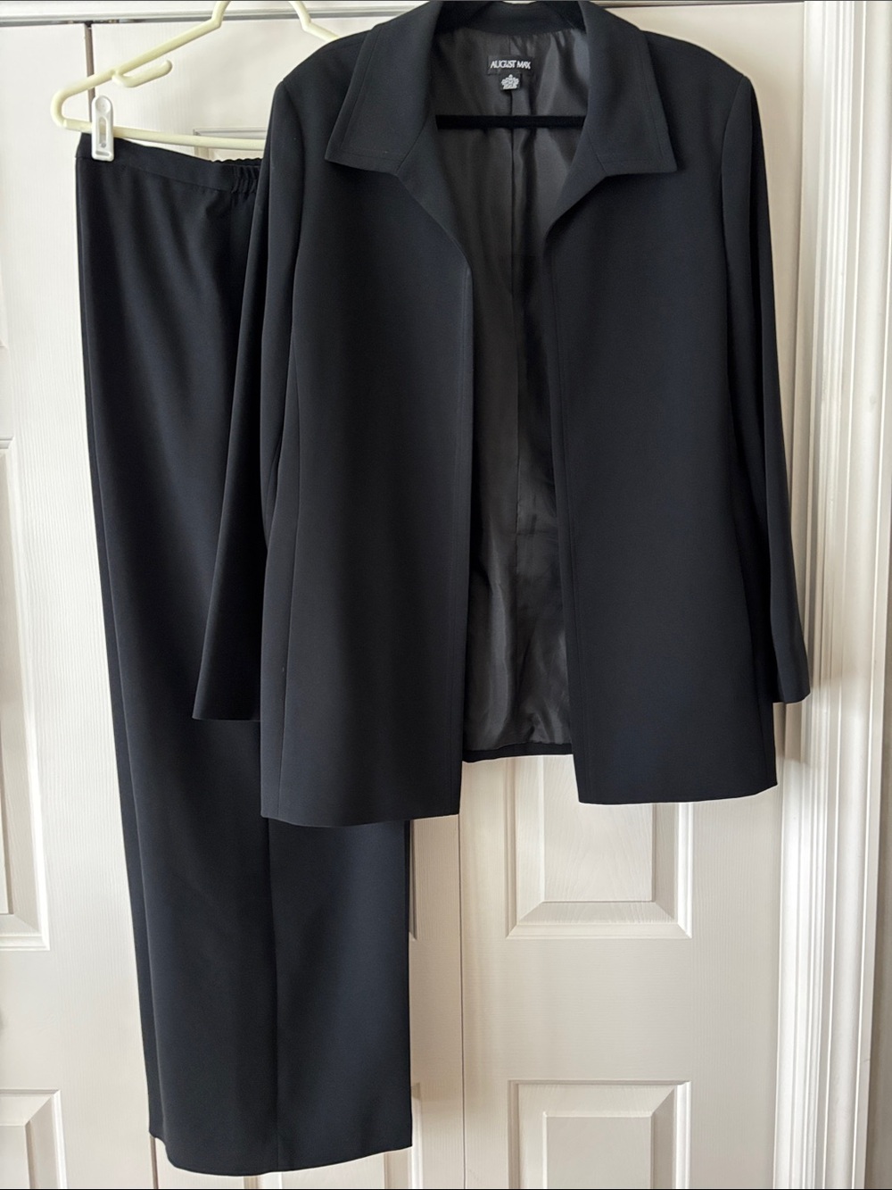 August Max Women's Black Blazer and Matching Pants Set